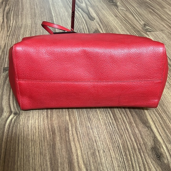 A285 - 💯 % authentic Gucci shoulder bag - Picture 12 of 16